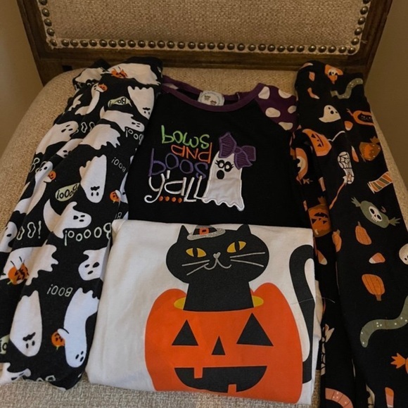 Halloween themed girls 2T clothing bundle - Picture 1 of 2